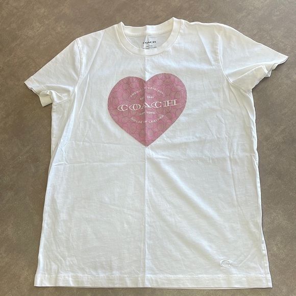 Coach T Shirt With Pink Heart Signature - Picture 1 of 3